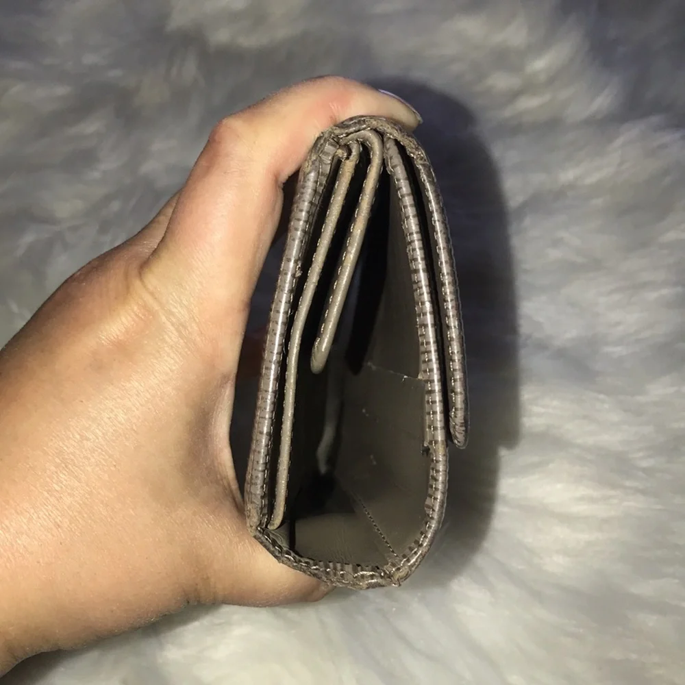 AUTHENTIC EPI LOUIS VUITTON LONG PEPPERED COLORED SNAP WALLET - Picture 13 of 14